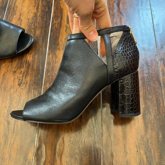 Louise et Cie Block Heeled Leather Peep Toe Booties - Picture 10 of 11